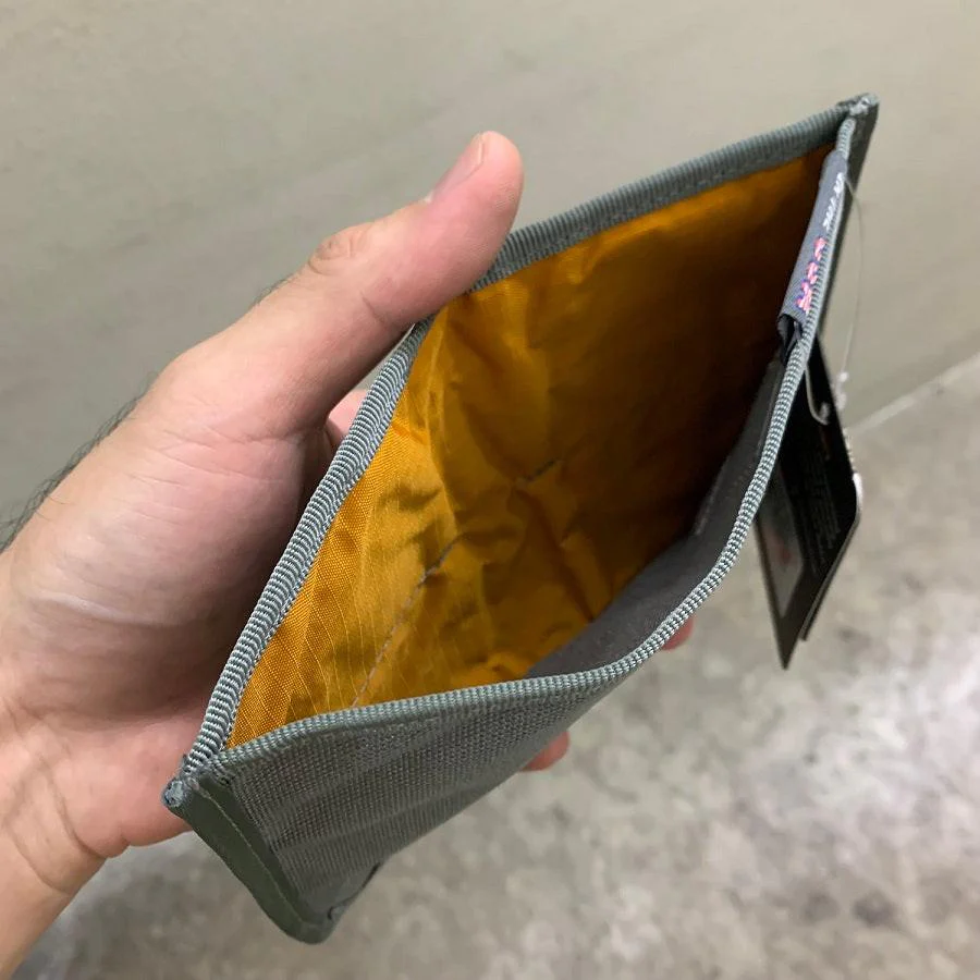 VANQUEST CACHE 2.0 RFID-BLOCKING WALLET - GRAY (STOCK KEEP TOO LONG, INNER MATERIAL A BIT STICKY) - Image 3